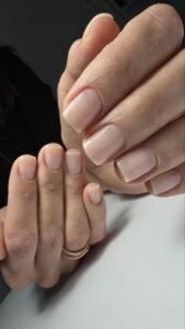 аккуратный маникюр